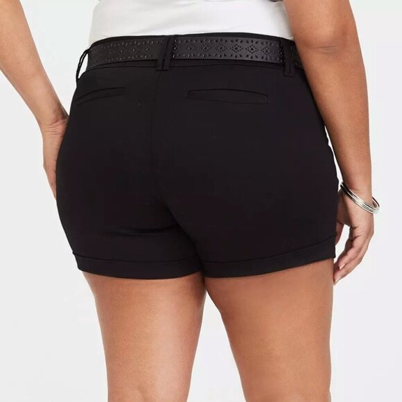 TORRID Plus Size 5 Inch Stretch Sateen Mid Rise Belted Short Black 20 - NO BELT - Picture 3 of 13